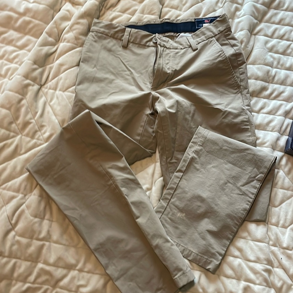 Vineyard vines men’s kakkhis
